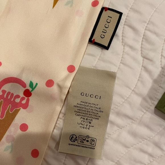 🍦🍒 Gucci “Creamy” silk - Picture 4 of 5